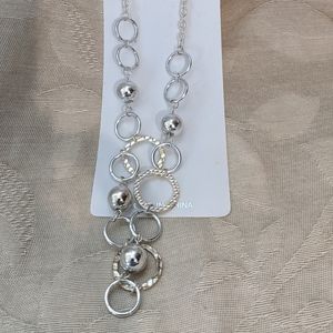 Necklace and earring set